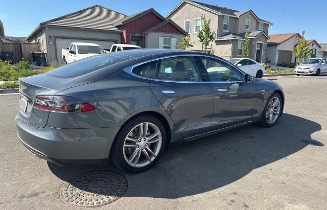 Photo 4 from auction – 2013 TESLA MODEL S with VIN 5YJSA1CG7DFP08449