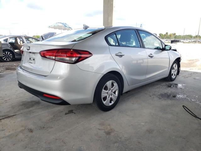 Photo 3 from auction – 2017 KIA FORTE LX with VIN 3KPFL4A77HE033388