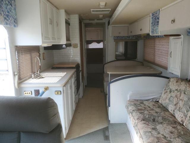 Photo 6 from auction – 1997 WINNEBAGO MOTORHOME with VIN 1GBLP37J2V3308516
