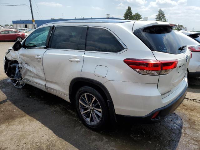 Photo 2 from auction – 2018 TOYOTA HIGHLANDER with VIN 5TDJZRFHXJS558805