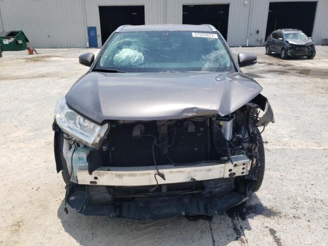 Photo 5 from auction – 2017 TOYOTA HIGHLANDER with VIN 5TDKZRFH0HS200773