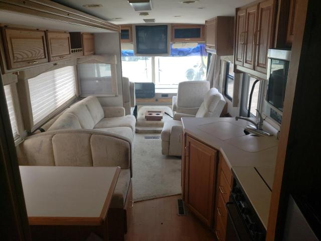 Photo 9 from auction – 2000 WINNEBAGO ADVENTURER with VIN 5B4LP37J7Y3320456