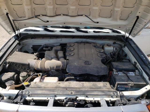 Photo 12 from auction – 2013 TOYOTA FJ CRUISER with VIN JTEBU4BF6DK158581