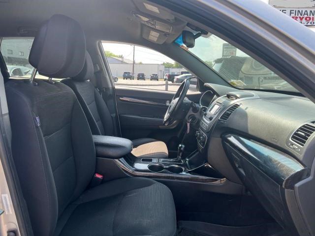 Photo 5 from auction – 2015 KIA SORENTO LX with VIN 5XYKTCA68FG610946
