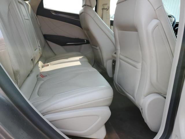 Photo 11 from auction – 2017 LINCOLN MKC RESERV with VIN 5LMCJ3D99HUL19088