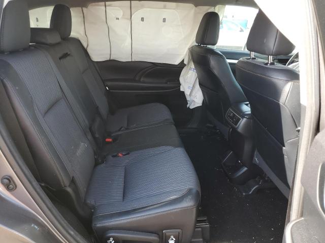 Photo 11 from auction – 2014 TOYOTA HIGHLANDER with VIN 5TDBKRFH5ES036257