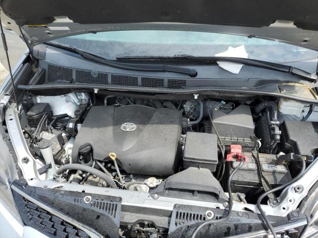 Photo 12 from auction – 2019 TOYOTA SIENNA SE with VIN 5TDEZ3DC2KS221343