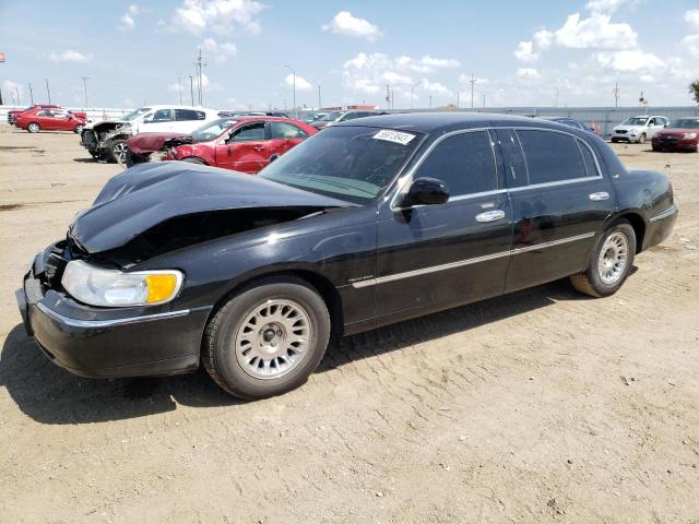 LINCOLN TOWN CAR C 2000 with VIN 1LNHM83W3YY874180 - Photo from auction