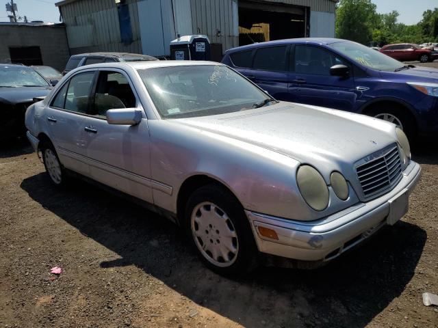 Photo 4 from auction – 1999 MERCEDES-BENZ E 320 with VIN WDBJF65H6XA719115
