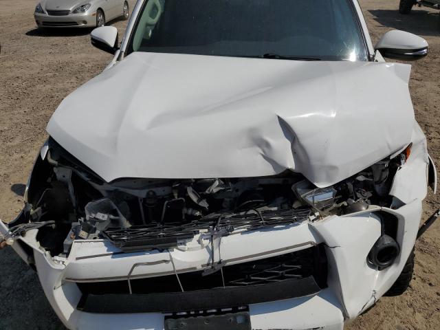 Photo 11 from auction – 2015 TOYOTA 4RUNNER SR with VIN JTEBU5JR8F5267255