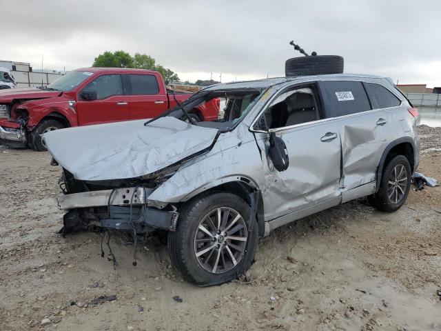 TOYOTA HIGHLANDER 2017 with VIN 5TDKZRFH7HS199332 - Photo from auction