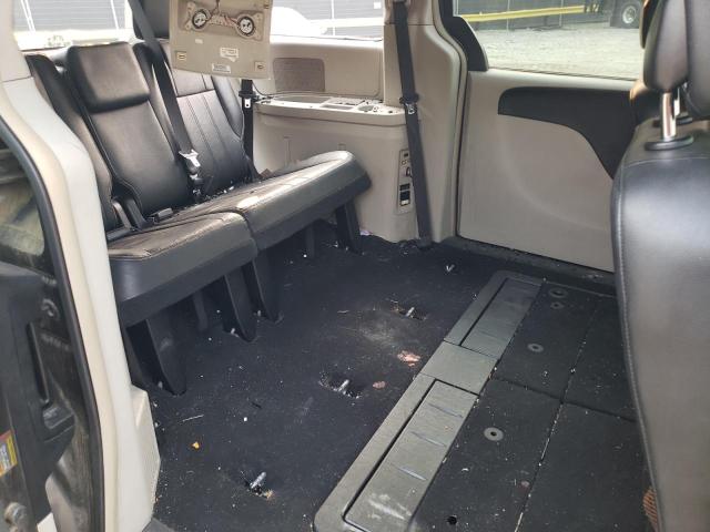 Photo 11 from auction – 2016 CHRYSLER TOWN & COU with VIN 2C4RC1BG6GR268548
