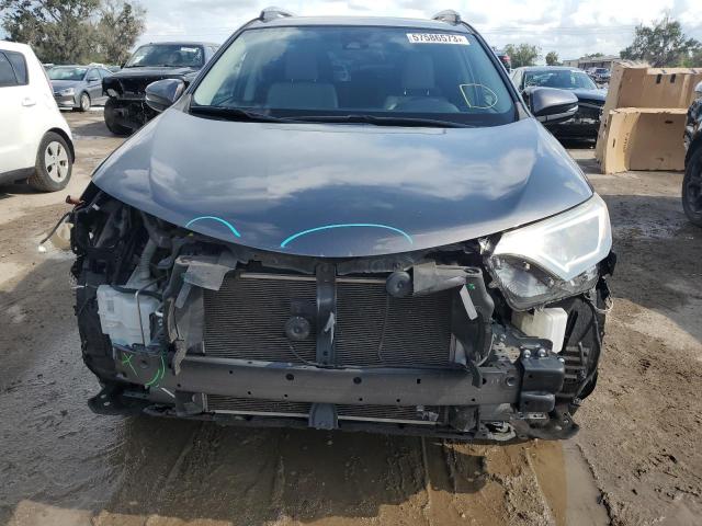 Photo 5 from auction – 2017 TOYOTA RAV4 XLE with VIN JTMWFREV1HJ130229