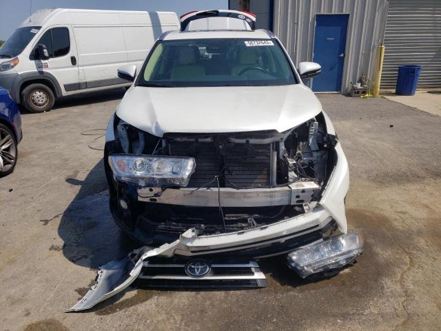 Photo 5 from auction – 2018 TOYOTA HIGHLANDER with VIN 5TDKZRFH9JS539246