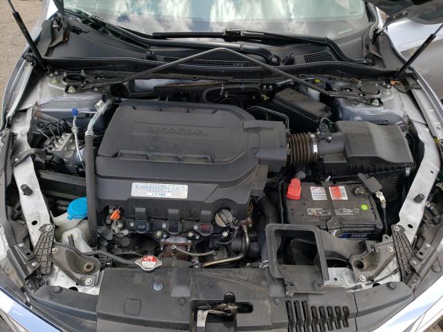Photo 11 from auction – 2017 HONDA ACCORD TOU with VIN 1HGCR3F94HA043435