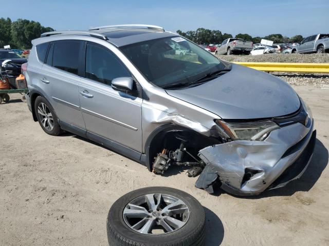 Photo 4 from auction – 2017 TOYOTA RAV4 XLE with VIN 2T3WFREV8HW393657