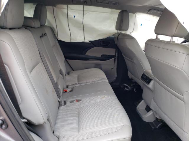 Photo 11 from auction – 2018 TOYOTA HIGHLANDER with VIN 5TDBZRFH3JS499746
