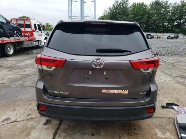 Photo 6 from auction – 2018 TOYOTA HIGHLANDER with VIN 5TDBZRFH7JS896375