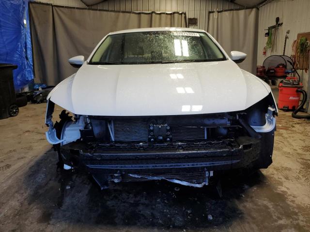 Photo 5 from auction – 2017 VOLKSWAGEN PASSAT S with VIN 1VWAT7A38HC024924