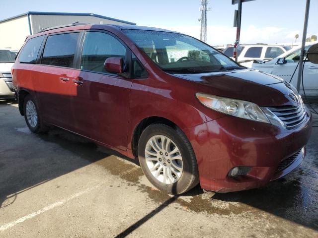 Photo 4 from auction – 2017 TOYOTA SIENNA XLE with VIN 5TDYZ3DC7HS811186