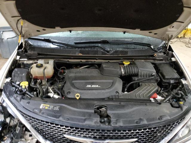 Photo 12 from auction – 2017 CHRYSLER PACIFICA L with VIN 2C4RC1GG7HR706052