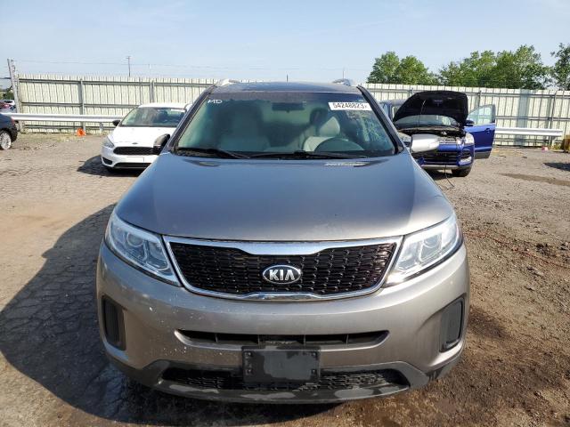 Photo 5 from auction – 2015 KIA SORENTO LX with VIN 5XYKTDA74FG590919