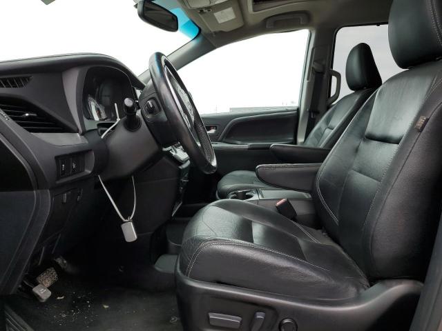 Photo 7 from auction – 2017 TOYOTA SIENNA SE with VIN 5TDXZ3DC5HS816561