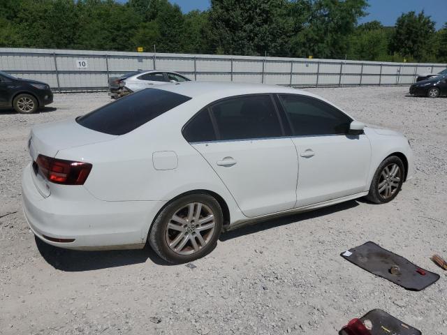 Photo 3 from auction – 2017 VOLKSWAGEN JETTA S with VIN 3VW2B7AJ8HM255360