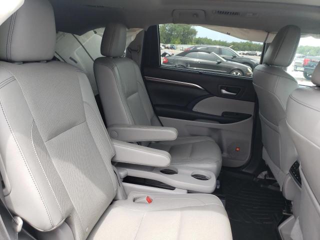 Photo 11 from auction – 2016 TOYOTA HIGHLANDER with VIN 5TDYKRFH7GS184388