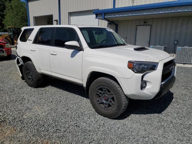Photo 4 from auction – 2019 TOYOTA 4RUNNER SR with VIN JTEBU5JR2K5644253