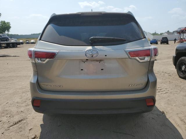 Photo 6 from auction – 2016 TOYOTA HIGHLANDER with VIN 5TDJKRFH0GS265122