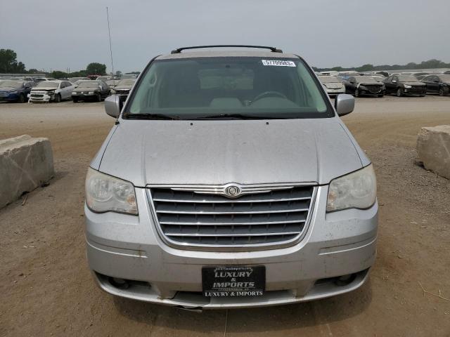 Photo 5 from auction – 2010 CHRYSLER TOWN & COU with VIN 2A4RR5D17AR115547
