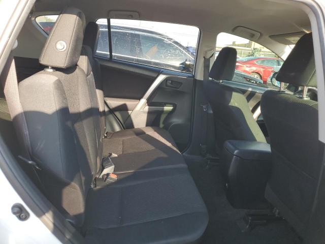 Photo 11 from auction – 2018 TOYOTA RAV4 LE with VIN JTMZFREV0JJ746717