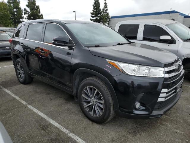 Photo 4 from auction – 2017 TOYOTA HIGHLANDER with VIN 5TDJZRFHXHS410759