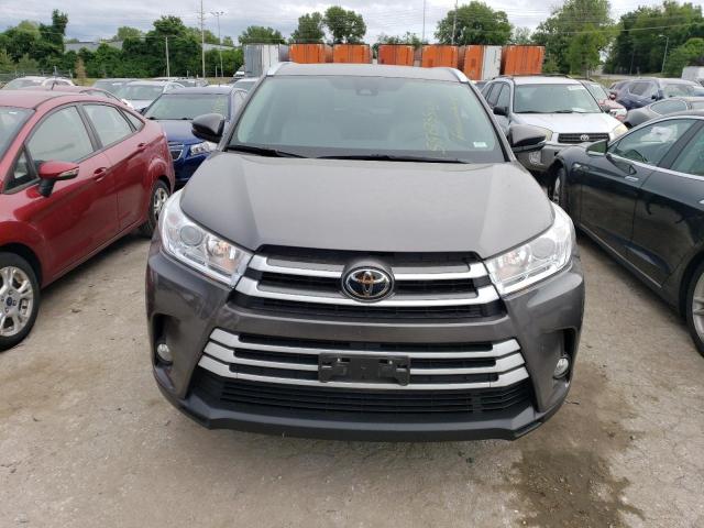 Снимка 5 от търг – 2017 TOYOTA HIGHLANDER с VIN 5TDJZRFH2HS444727