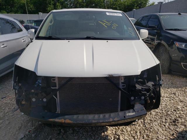 Photo 5 from auction – 2011 CHRYSLER TOWN & COU with VIN 2A4RR5DG3BR745328