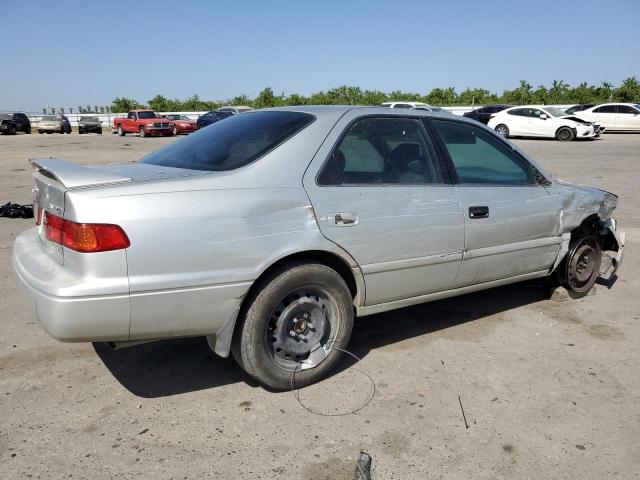 Photo 3 from auction – 2000 TOYOTA CAMRY with VIN 4T1BF22K1YU104109