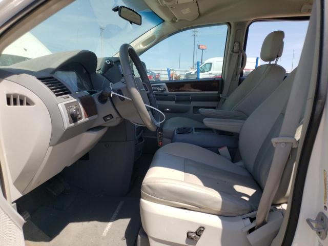 Photo 7 from auction – 2010 CHRYSLER TOWN & COU with VIN 2A4RR5DX0AR329588