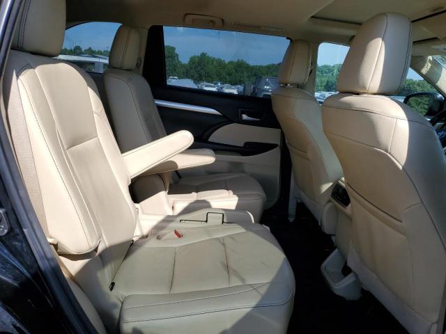 Photo 11 from auction – 2018 TOYOTA HIGHLANDER with VIN 5TDJZRFH5JS534427