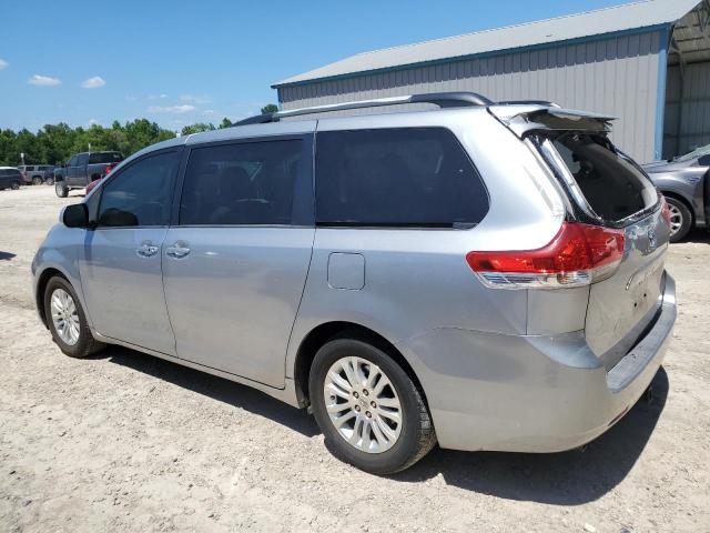 Photo 2 from auction – 2013 TOYOTA SIENNA XLE with VIN 5TDYK3DC0DS303933