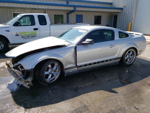 FORD MUSTANG 2005 with VIN 1ZVFT80N955143922 - Photo from auction