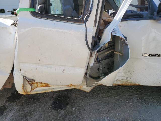 Photo 10 from auction – 2005 CHEVROLET SILVERADO with VIN 1GCHK29U55E106730