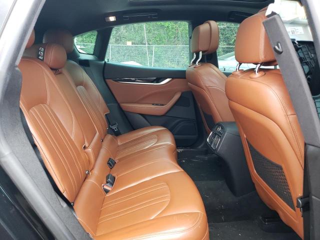 Photo 11 from auction – 2017 MASERATI LEVANTE with VIN ZN661XUA5HX228337
