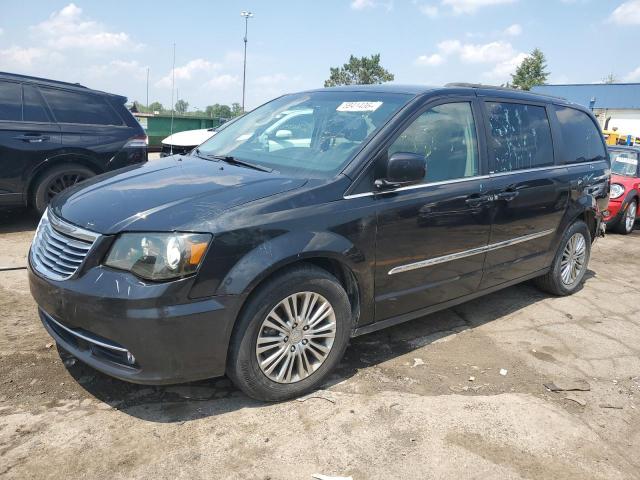 CHRYSLER TOWN & COU 2013 with VIN 2C4RC1CG9DR784977 - Photo from auction