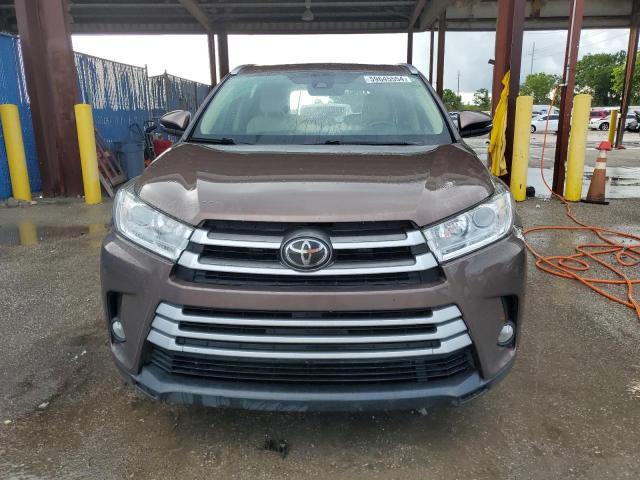 Photo 5 from auction – 2017 TOYOTA HIGHLANDER with VIN 5TDKZRFH6HS199712