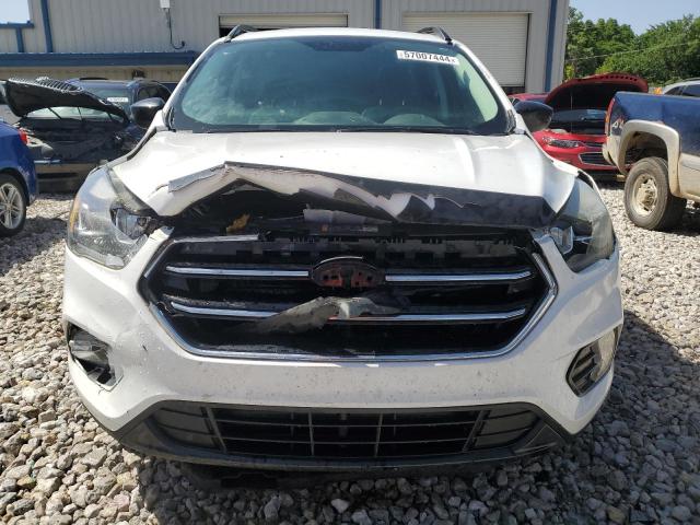 Photo 5 from auction – 2017 FORD ESCAPE SE with VIN 1FMCU9G98HUD13579