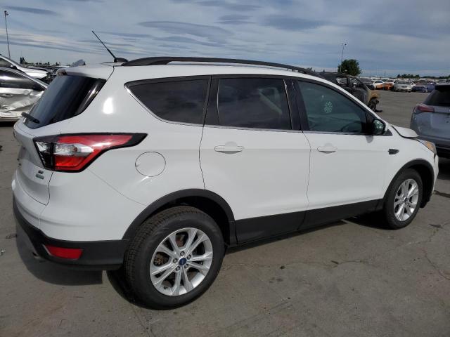 Photo 3 from auction – 2017 FORD ESCAPE SE with VIN 1FMCU0GD5HUA69213