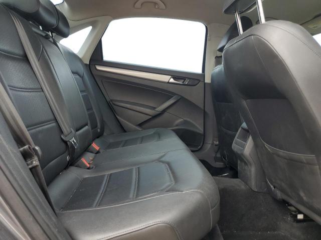 Photo 10 from auction – 2015 VOLKSWAGEN PASSAT S with VIN 1VWAT7A37FC115776
