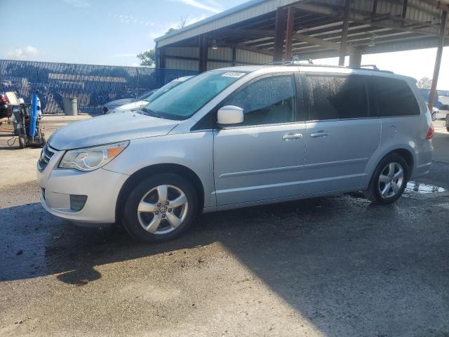 VOLKSWAGEN ROUTAN SE 2011 with VIN 2V4RW3DG0BR738748 - Photo from auction