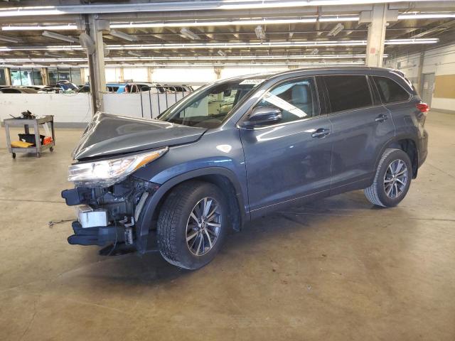 TOYOTA HIGHLANDER 2017 with VIN 5TDJZRFH8HS474539 - Photo from auction